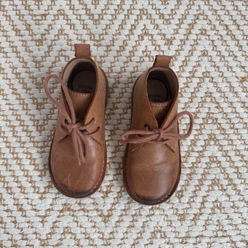 Stride Rite, Childrens brown leather boot. Toddler size 8.5 US. GUC